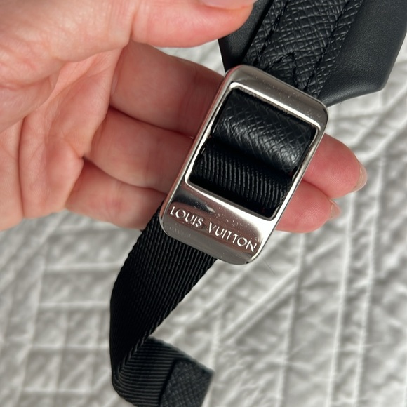 LOUIS VUITTON DISCOVERY BACKPACK PM TAIGA MONOGRAM ECLIPSE - Picture 5 of 17